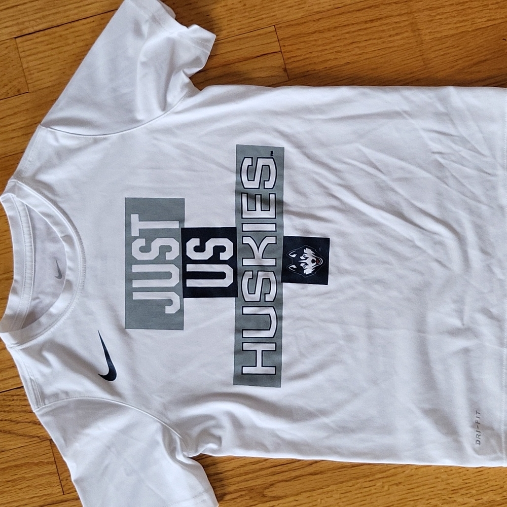 Youth Uconn Huskies Just Us  tshirt